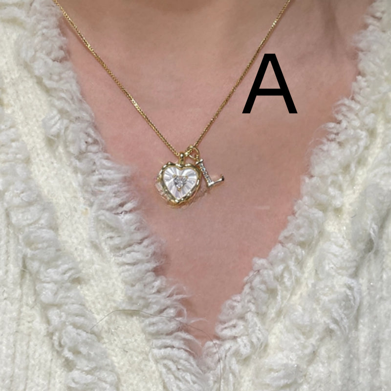 Collar de Nácar Natural y Acero de Titanio