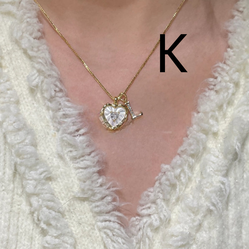 Collar de Nácar Natural y Acero de Titanio