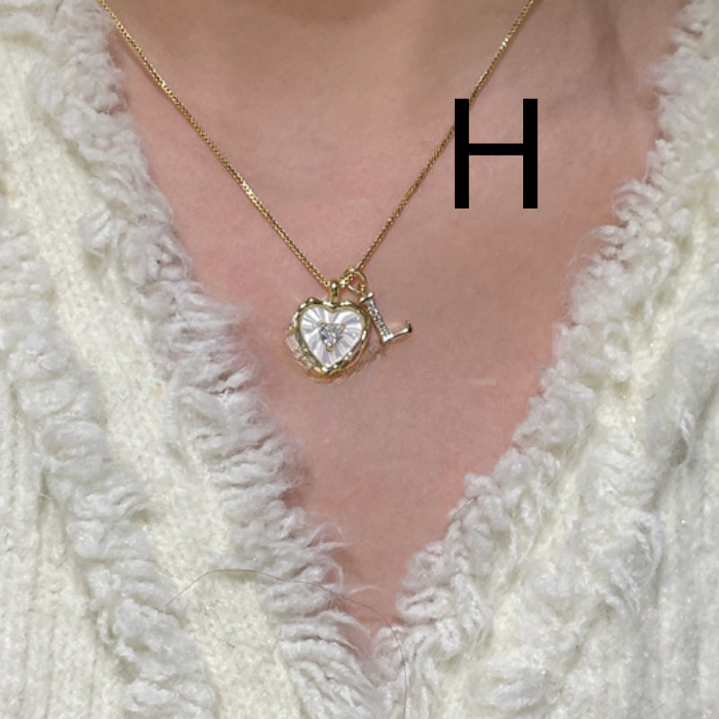 Collar de Nácar Natural y Acero de Titanio