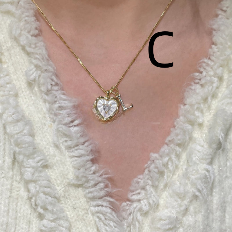 Collar de Nácar Natural y Acero de Titanio